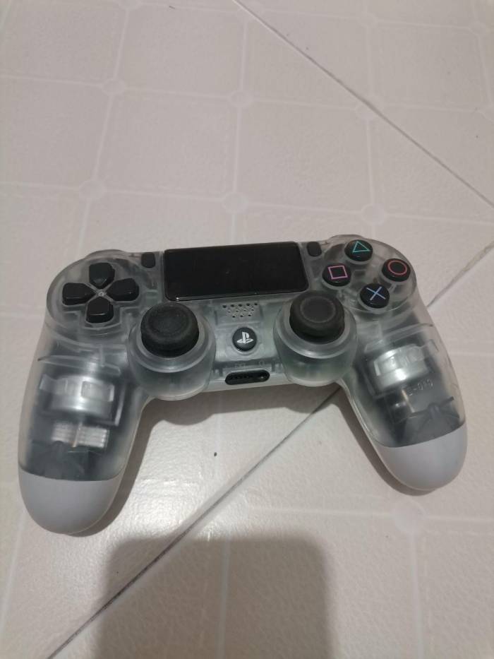 2 عدد دسته ps4 و VR psf برای بازی مجازی
