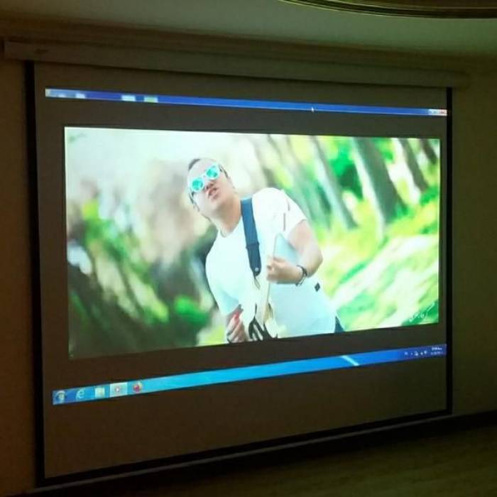 ویدئوپروژکتور امریکایی جایگزین تلویزیونps4