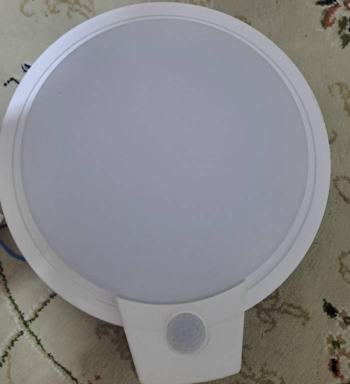 چراغ سقفی روکار