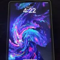 Ipad pro 2022 + لوازم جانبی و جعبه