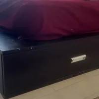 تخت دو نفره و میز آینه
