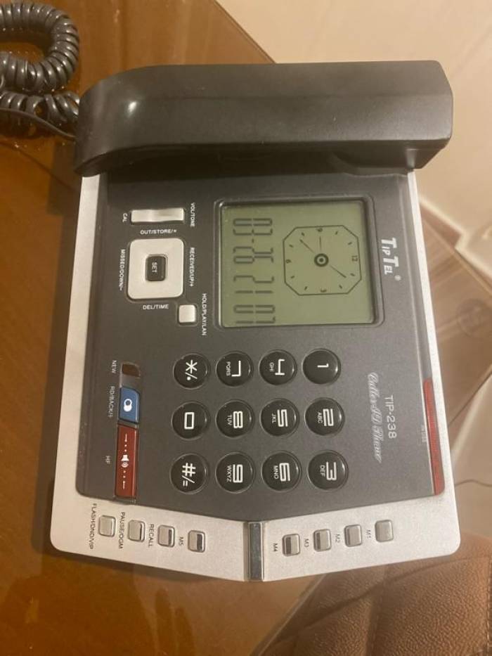 یک خط رند تلفن ثابت