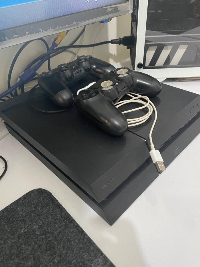 خرید Ps4 تضمینی به همراه بازی اورجینال